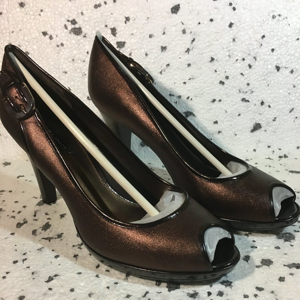BANDOLINO BRONZE HEELS SIZE 10